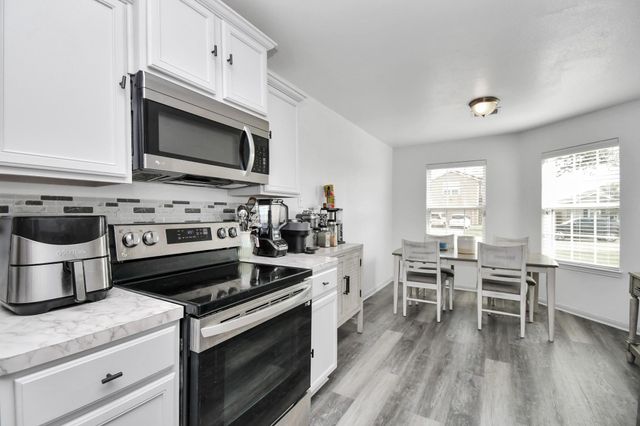 985 Lake View Circle W, Brookshire, TX 77423