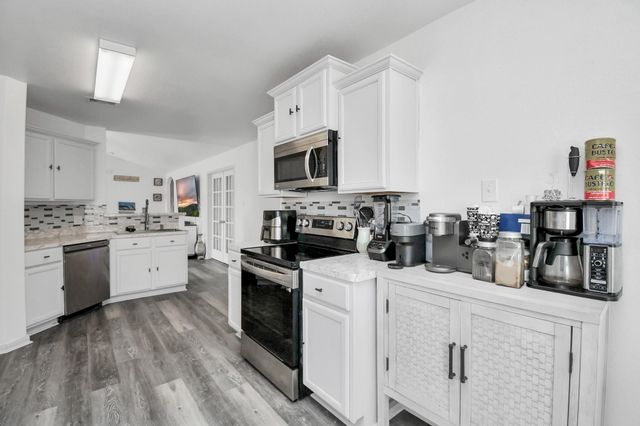 985 Lake View Circle W, Brookshire, TX 77423