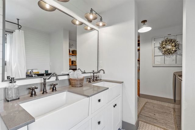 115 N 1st Street, Midlothian, TX 76065