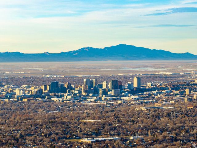 2427 S CANNON POINT DR, Salt Lake City, UT 84109