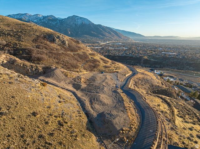 2427 S CANNON POINT DR, Salt Lake City, UT 84109