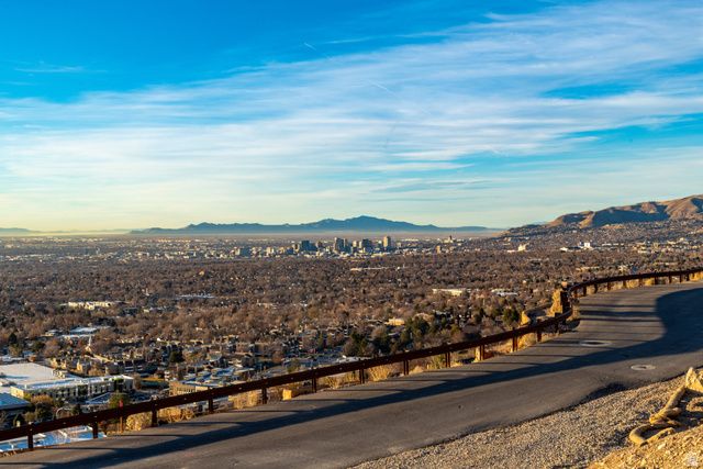 2427 S CANNON POINT DR, Salt Lake City, UT 84109