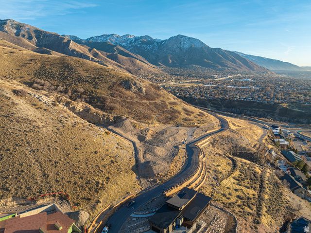 2427 S CANNON POINT DR, Salt Lake City, UT 84109
