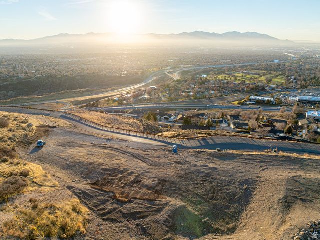 2427 S CANNON POINT DR, Salt Lake City, UT 84109