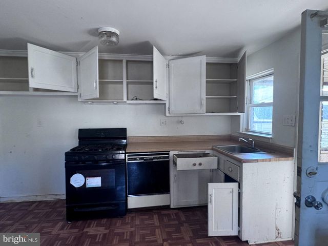 1101 CHESTNUT ST, Collingdale, PA 19023