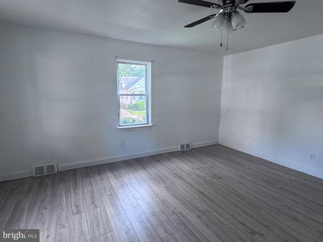 1101 CHESTNUT ST, Collingdale, PA 19023