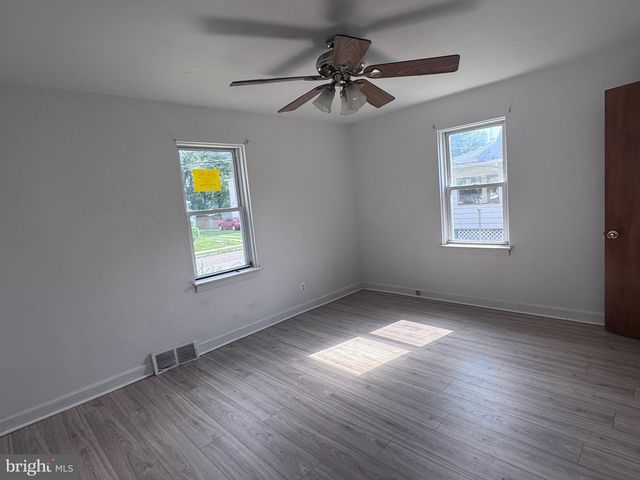 1101 CHESTNUT ST, Collingdale, PA 19023