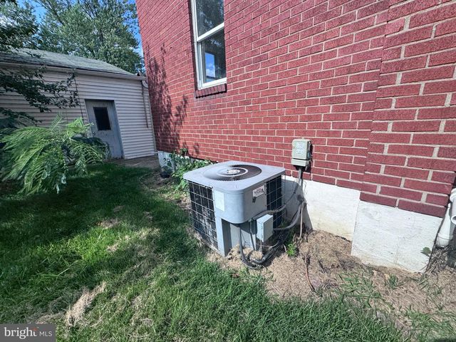 1101 CHESTNUT ST, Collingdale, PA 19023