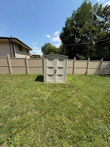 15831 Dante Drive, South Holland, IL 60473