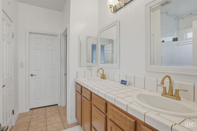 1101 Sayword Court, Bakersfield, CA 93312