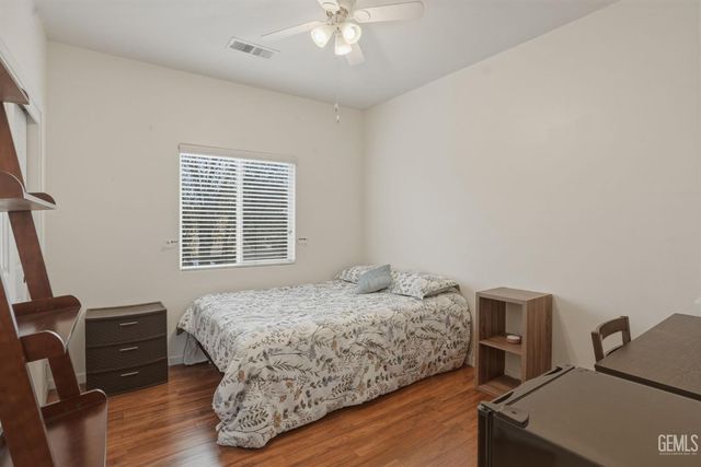 1101 Sayword Court, Bakersfield, CA 93312