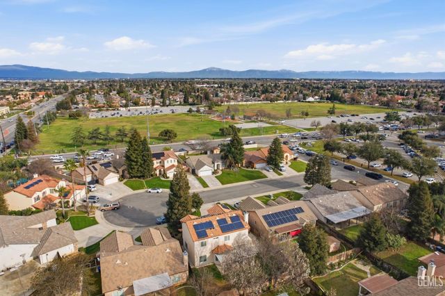 1101 Sayword Court, Bakersfield, CA 93312