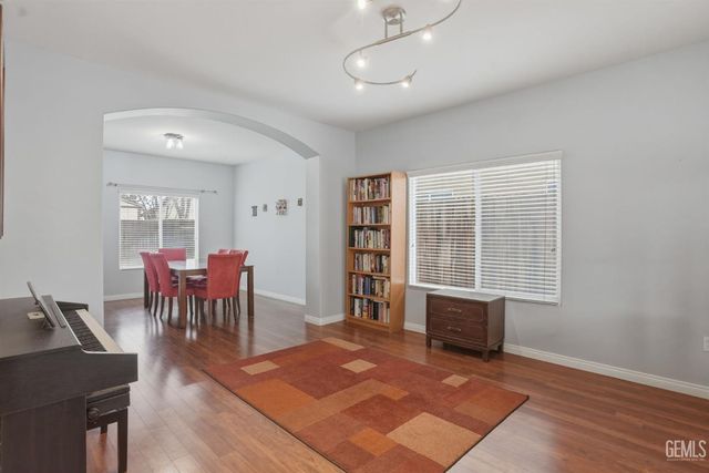 1101 Sayword Court, Bakersfield, CA 93312