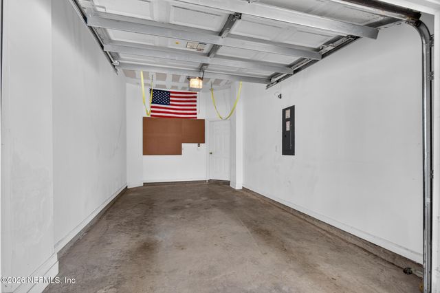 7060 DEER LODGE Circle 111, Jacksonville, FL 32256