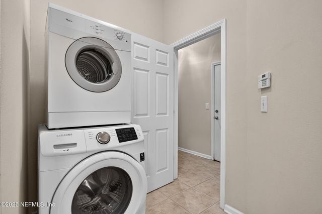 7060 DEER LODGE Circle 111, Jacksonville, FL 32256