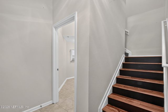 7060 DEER LODGE Circle 111, Jacksonville, FL 32256