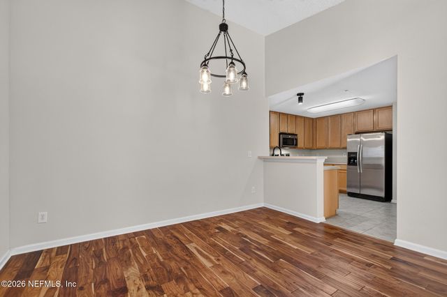 7060 DEER LODGE Circle 111, Jacksonville, FL 32256