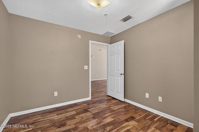 7060 DEER LODGE Circle 111, Jacksonville, FL 32256