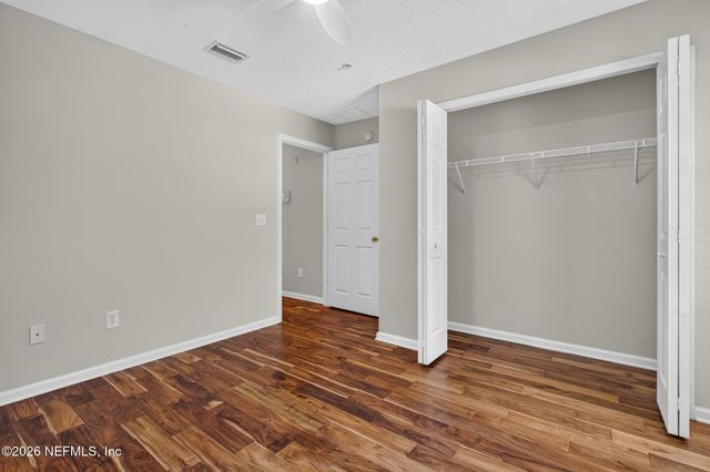 7060 DEER LODGE Circle 111, Jacksonville, FL 32256