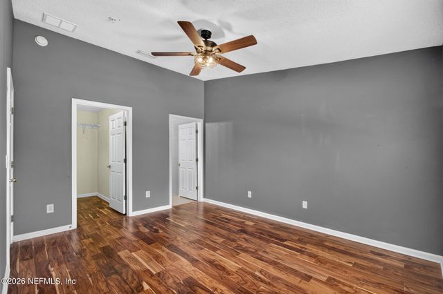 7060 DEER LODGE Circle 111, Jacksonville, FL 32256