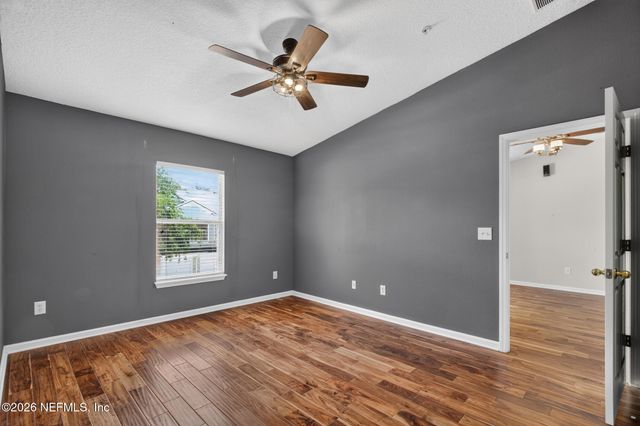 7060 DEER LODGE Circle 111, Jacksonville, FL 32256