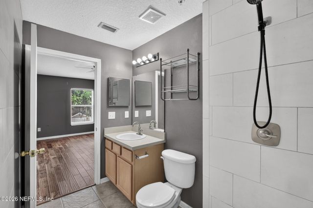 7060 DEER LODGE Circle 111, Jacksonville, FL 32256