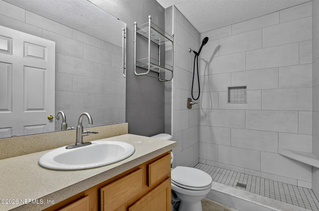 7060 DEER LODGE Circle 111, Jacksonville, FL 32256
