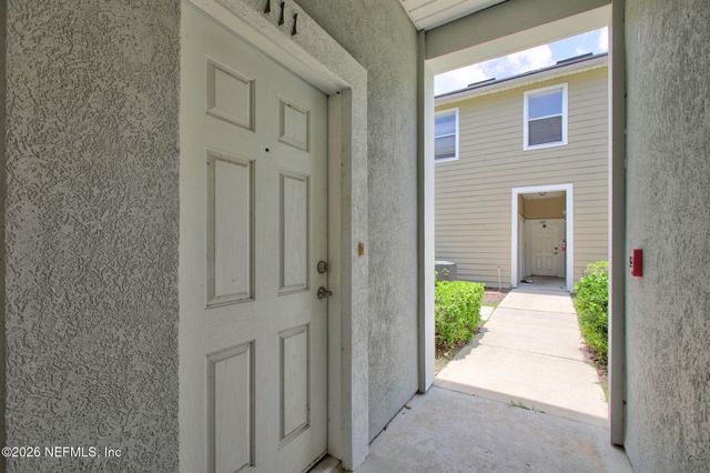7060 DEER LODGE Circle 111, Jacksonville, FL 32256