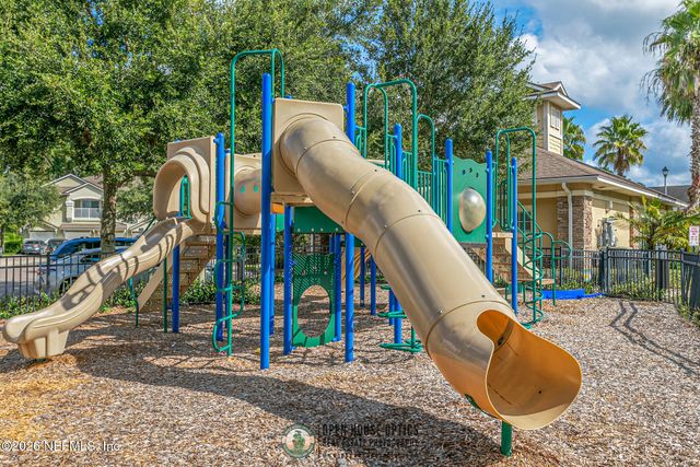 7060 DEER LODGE Circle 111, Jacksonville, FL 32256