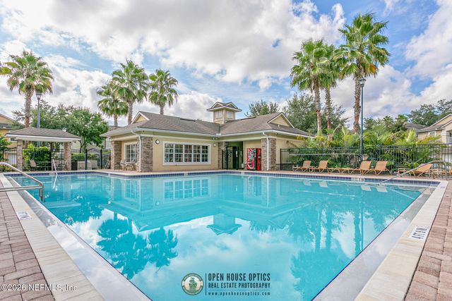 7060 DEER LODGE Circle 111, Jacksonville, FL 32256