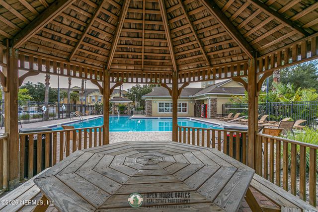 7060 DEER LODGE Circle 111, Jacksonville, FL 32256
