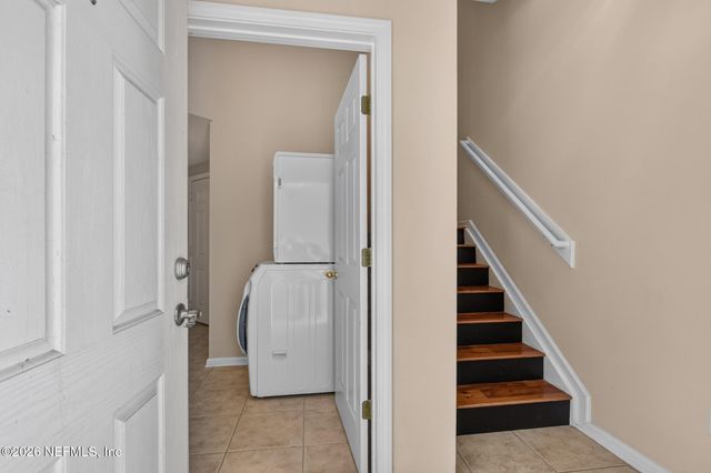 7060 DEER LODGE Circle 111, Jacksonville, FL 32256