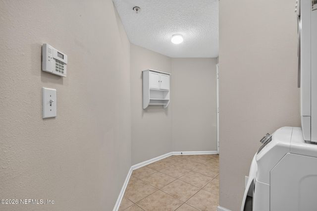 7060 DEER LODGE Circle 111, Jacksonville, FL 32256