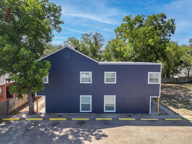 805 W Chambers Street F, Cleburne, TX 76033