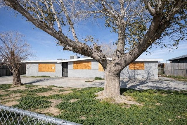 12028 Chamberlaine, Adelanto, CA 92301