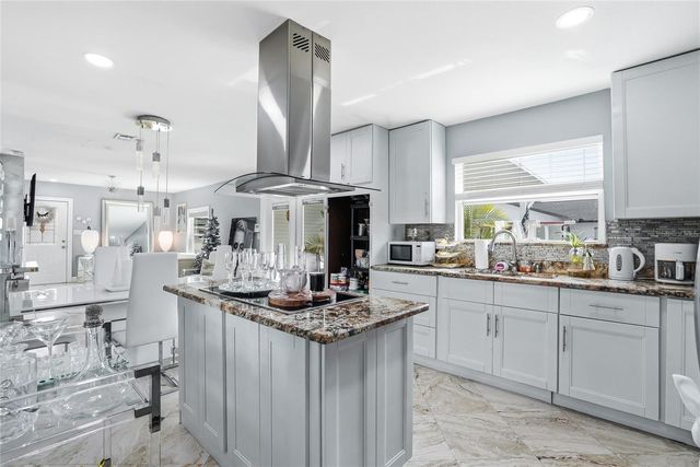 3014 W WILDER AVENUE, Tampa, FL 33614