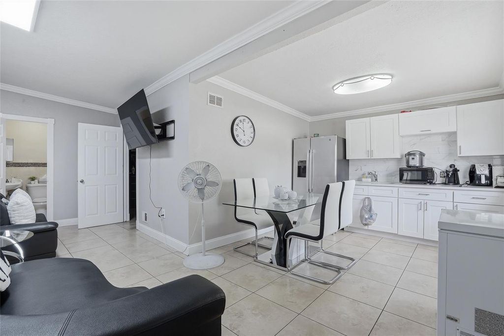 Image 30 of property listing at 3014 W WILDER AVENUE, Tampa, FL 33614