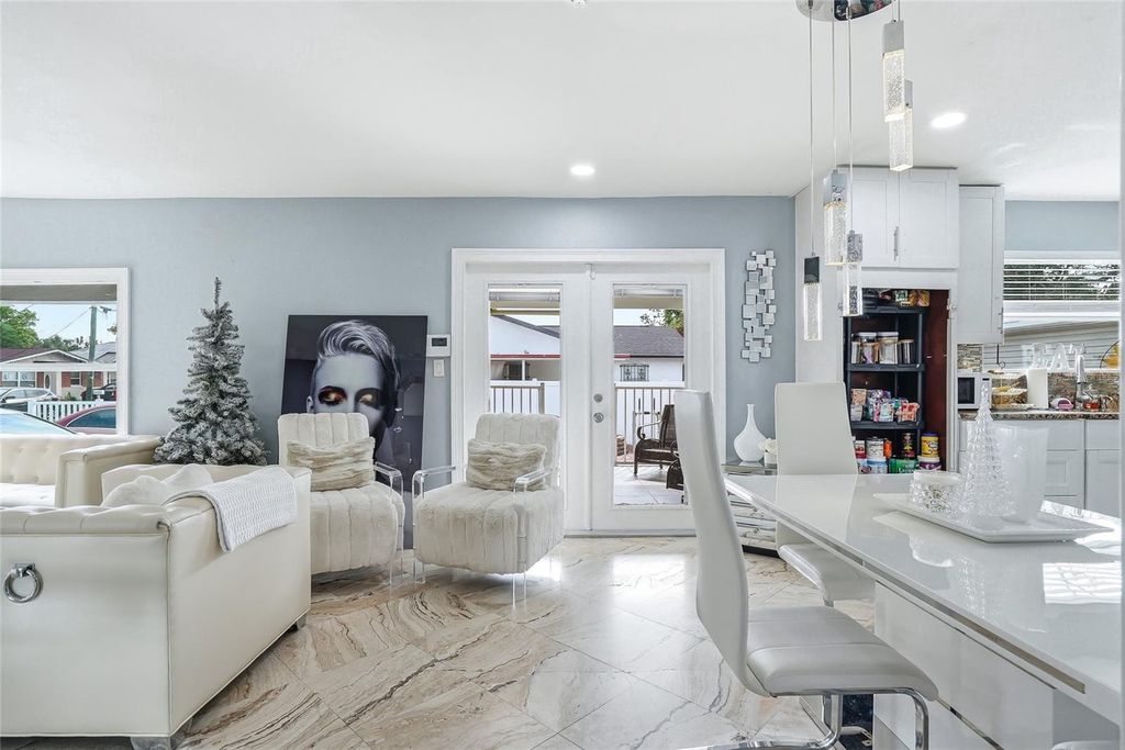 Image 4 of property listing at 3014 W WILDER AVENUE, Tampa, FL 33614