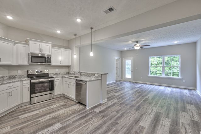 113 Creek Wood Rd, Manchester, TN 37355