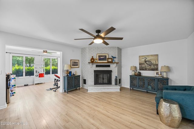 303 Long Leaf Drive, Hampstead, NC 28443