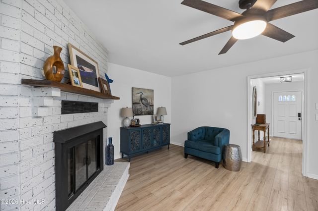 303 Long Leaf Drive, Hampstead, NC 28443