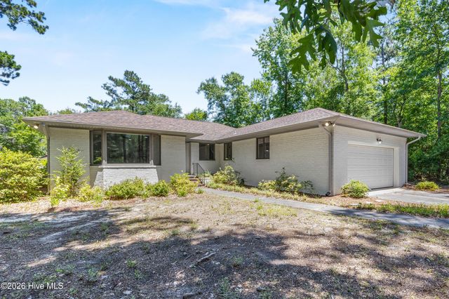 303 Long Leaf Drive, Hampstead, NC 28443