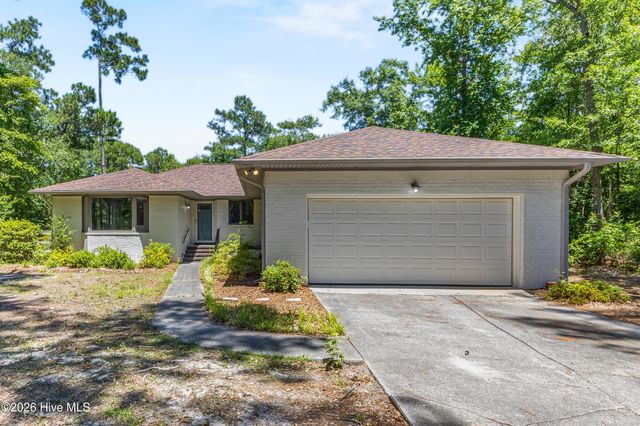 303 Long Leaf Drive, Hampstead, NC 28443