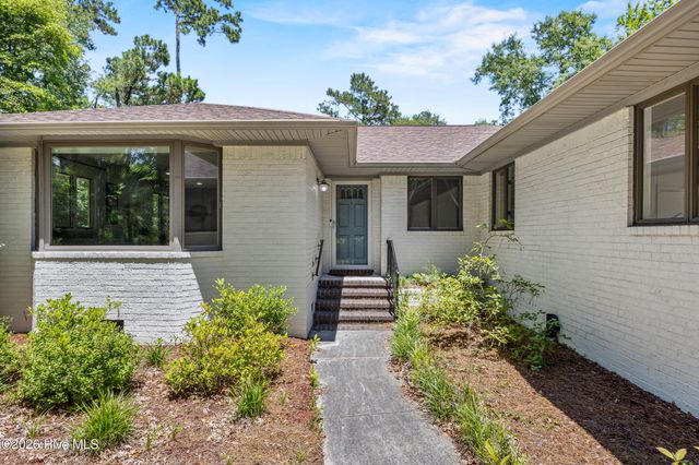 303 Long Leaf Drive, Hampstead, NC 28443