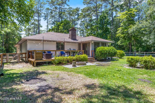 303 Long Leaf Drive, Hampstead, NC 28443