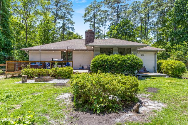 303 Long Leaf Drive, Hampstead, NC 28443