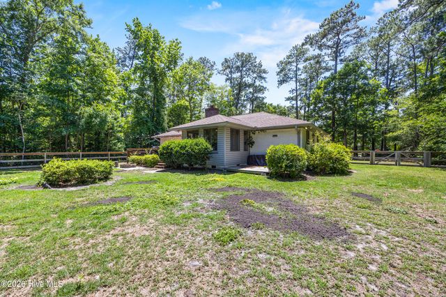 303 Long Leaf Drive, Hampstead, NC 28443