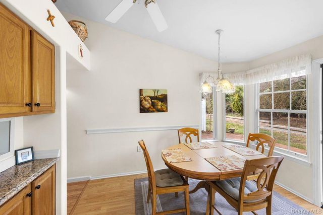 16 Huntington Court, Ridge, NY 11961