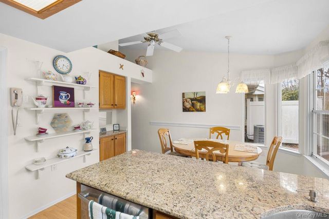 16 Huntington Court, Ridge, NY 11961