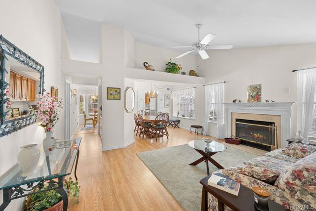 16 Huntington Court, Ridge, NY 11961